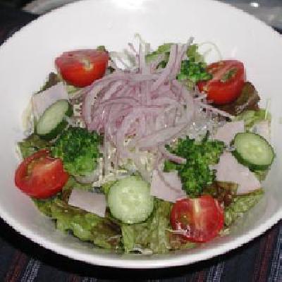 人気メニューの冷麺