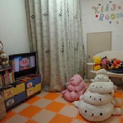 かわいいぬいぐるみやDVDが見られるキッズルームです。お子様連れに大好評です。